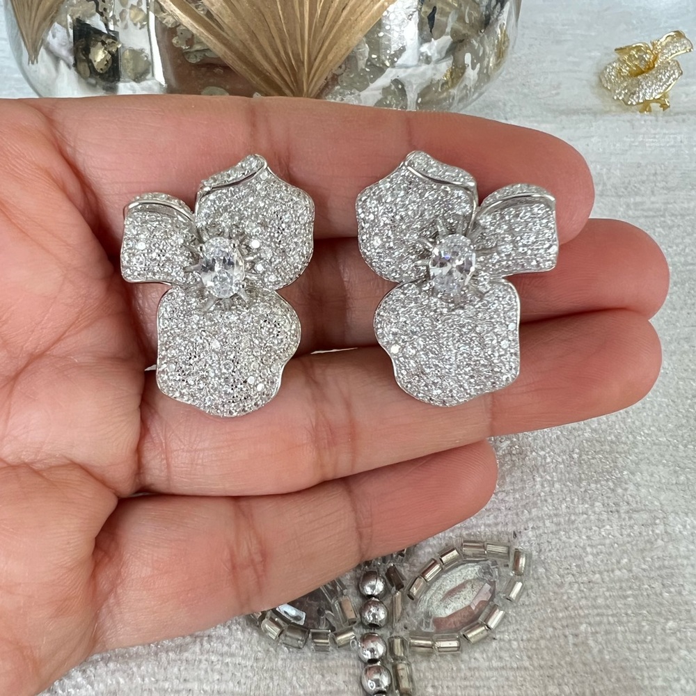 Sterling Silver Orchids 14k Gold Vermeil in White Zircons. Post: Omega - Picture 3 of 3